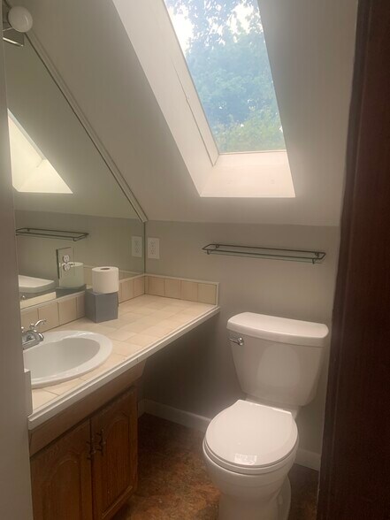 Bathroom - 219 E End Ave