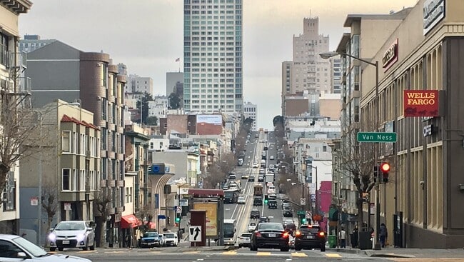 Building Photo - 1600 California St