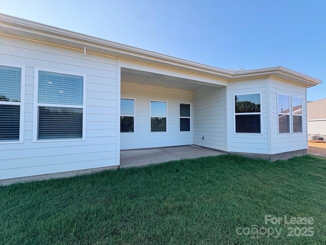 Building Photo - 1038 Mapletree Ln