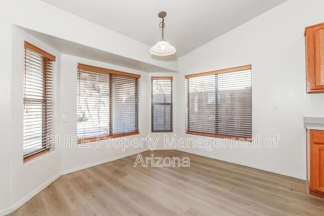 Building Photo - 10042 E Pantera Ave