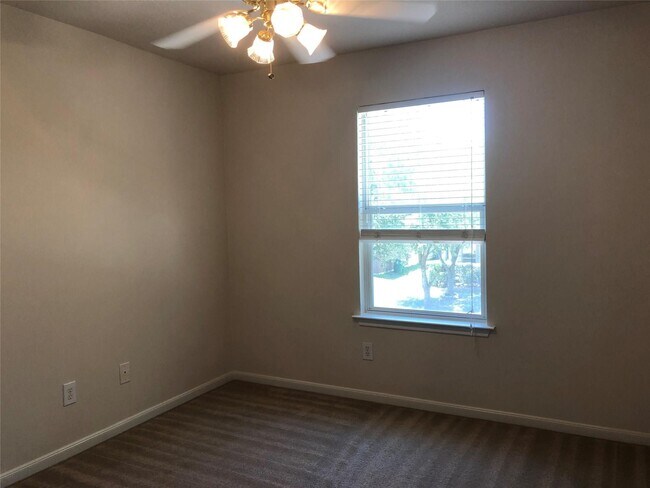 Building Photo - 11119 Mooring Ridge Ln