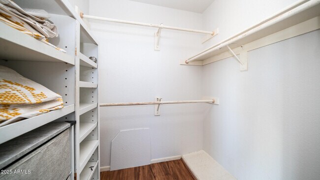 Building Photo - 2020 W Union Hills Dr