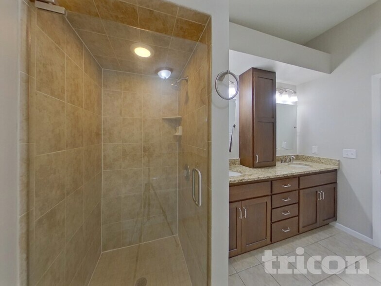 Building Photo - 1444 Willow Creek Ln
