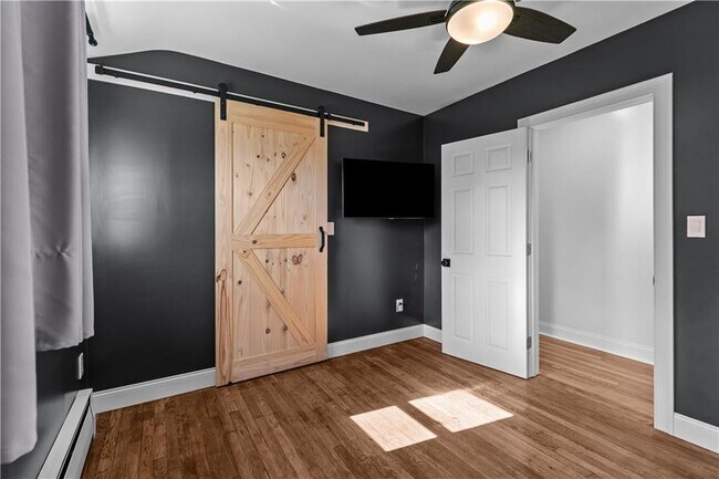 Building Photo - 12 Philips St