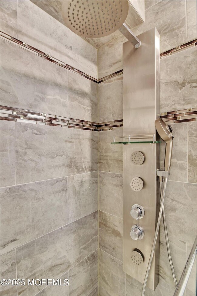 Building Photo - 1508 Wellington Pl