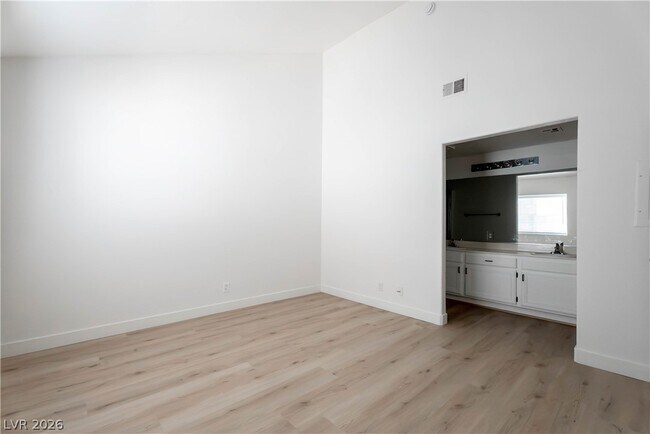Building Photo - 356 Seine Way