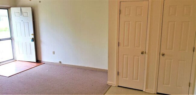 Building Photo - Vilonia Duplex Available Now.