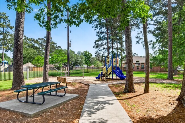 Building Photo - 31722 Royal Woods Ct