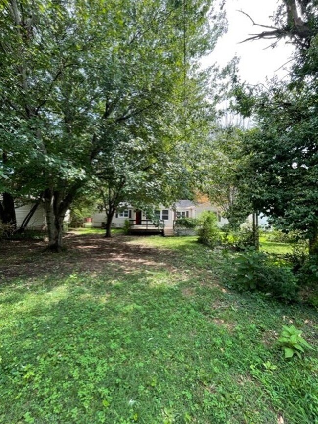 Building Photo - 3 Bed 2 Bath in Phelps Grove