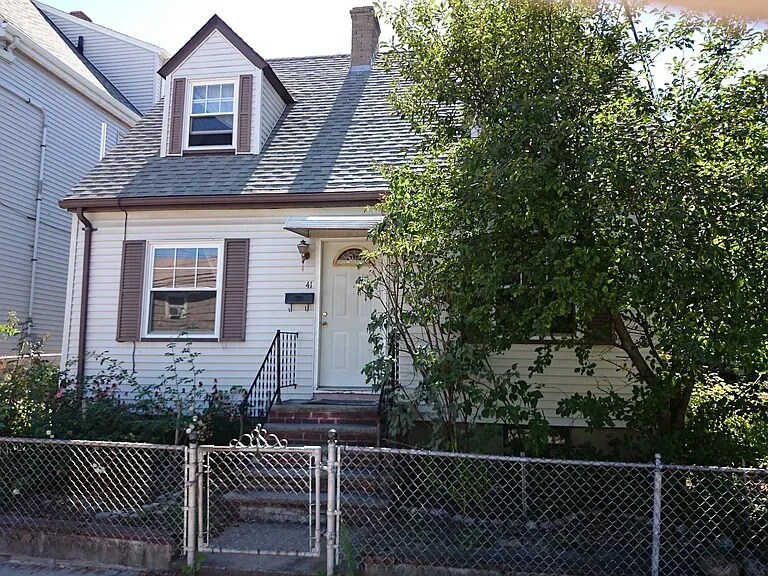 Building Photo - 41 Saybrook St