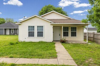 Building Photo - 1412 Hemphill St