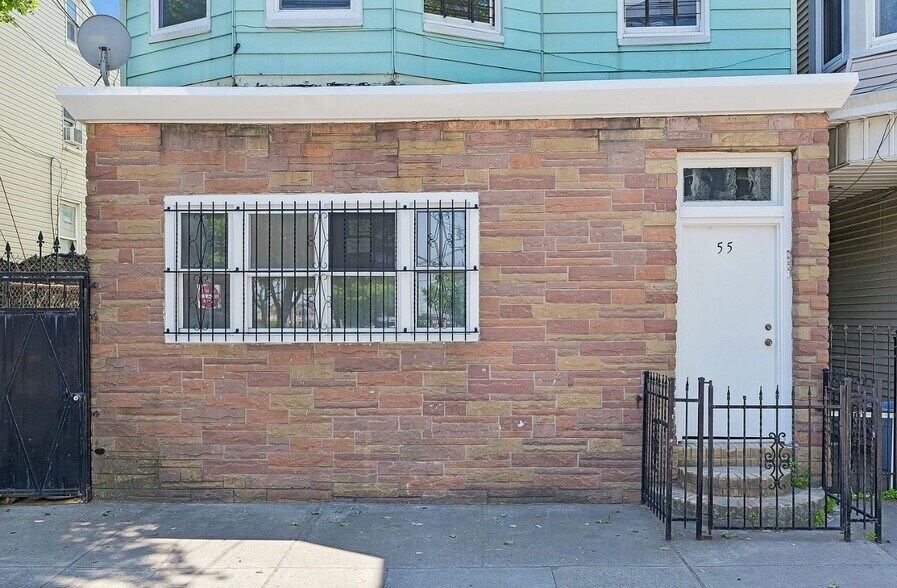 Building Photo - 55 Hawkins St