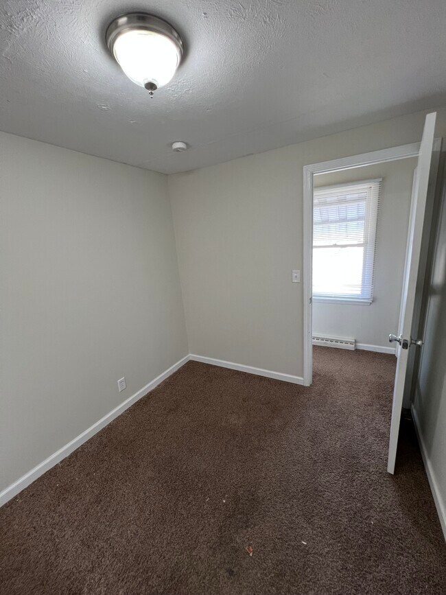 Building Photo - 152 N 37th St