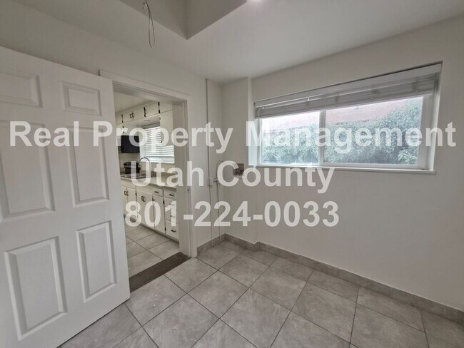 Building Photo - 30 S 100 W