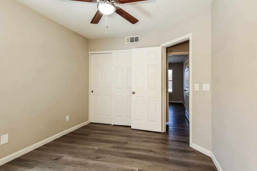 Building Photo - 7522 W Kerry Ln