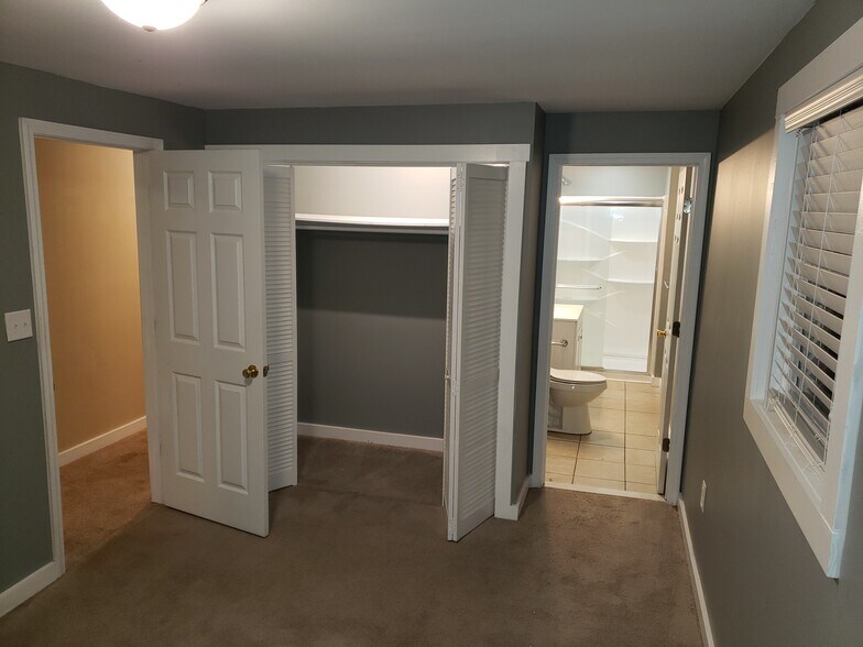 Building Photo - 1703 Wright Blvd