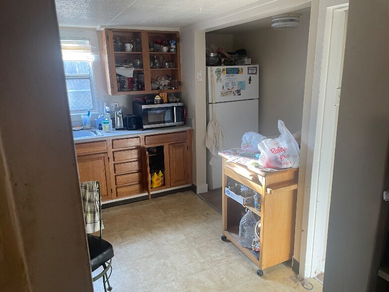 Building Photo - 2027 W Ave 133rd