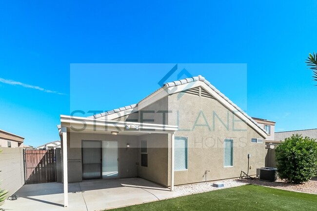 Building Photo - REDUCED!