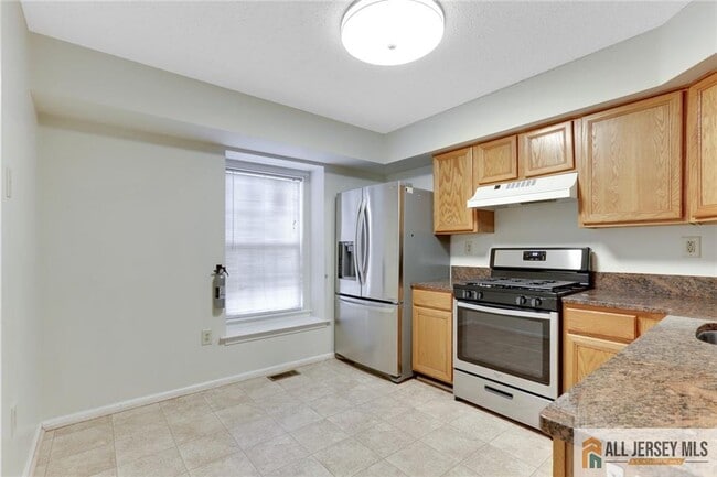 Building Photo - 140 S Barrow Pl