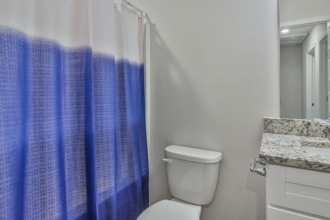 Building Photo - 1022 McLaren Cir