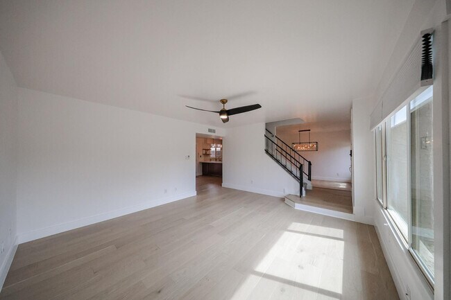 Building Photo - 8372 E Solano Dr