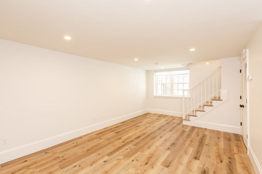 Building Photo - 229 Concord Ave