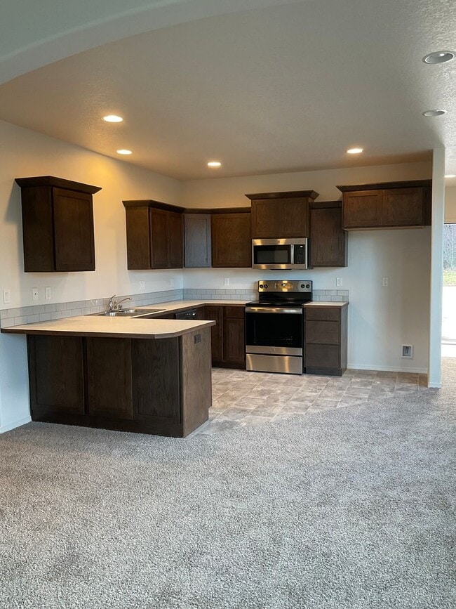 Building Photo - 627 Koontz Rd