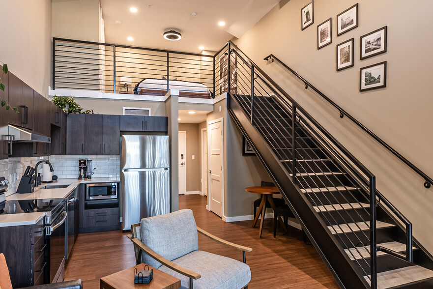 Furnished Studio Loft - 625SF - Staircase - Heritage