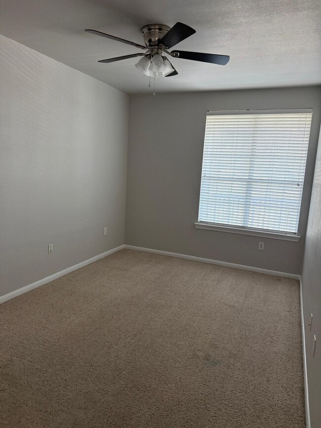 Building Photo - 7575 Kirby Dr