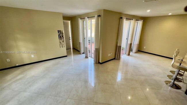 Building Photo - 1094 Redwood St