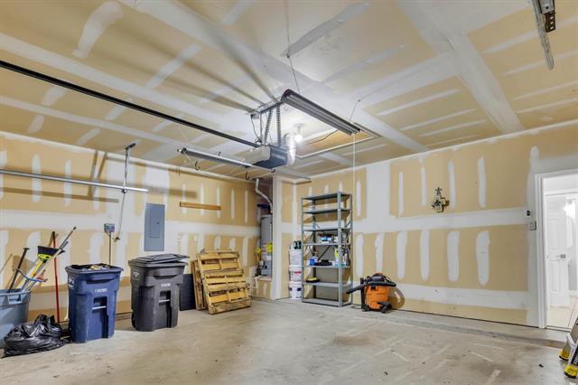 Building Photo - 6113 Farrah Dr
