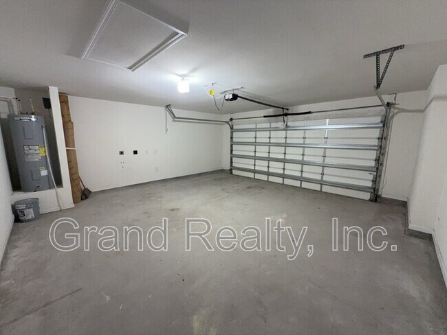 Building Photo - 4360 Jitterbug St