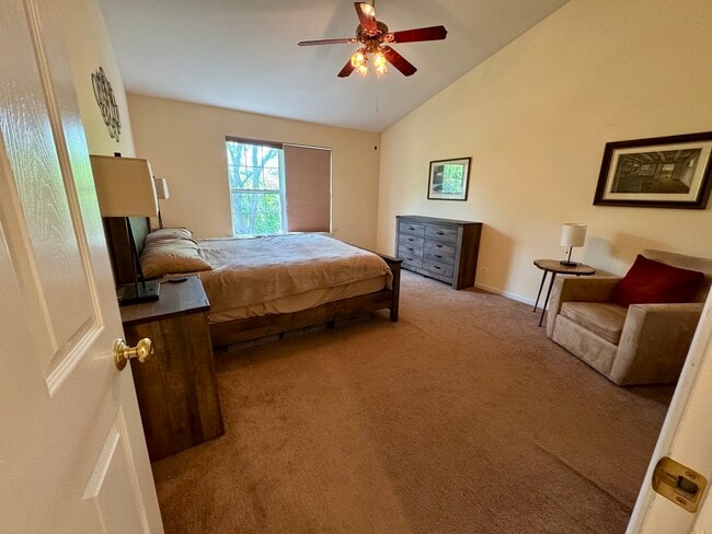 Building Photo - 543 Shakespeare Dr