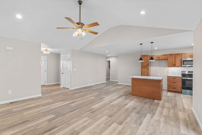 Building Photo - 41 Whitley Ln