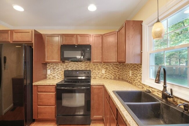 Building Photo - 948 Ficklen Rd