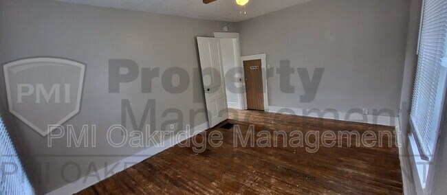 Building Photo - 829 Camp St