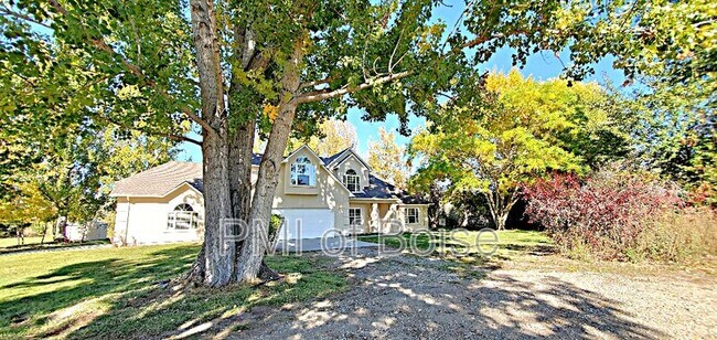 Building Photo - 85 S Linder Rd