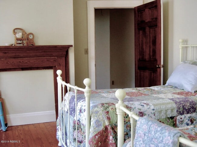 Building Photo - 506 Craven St