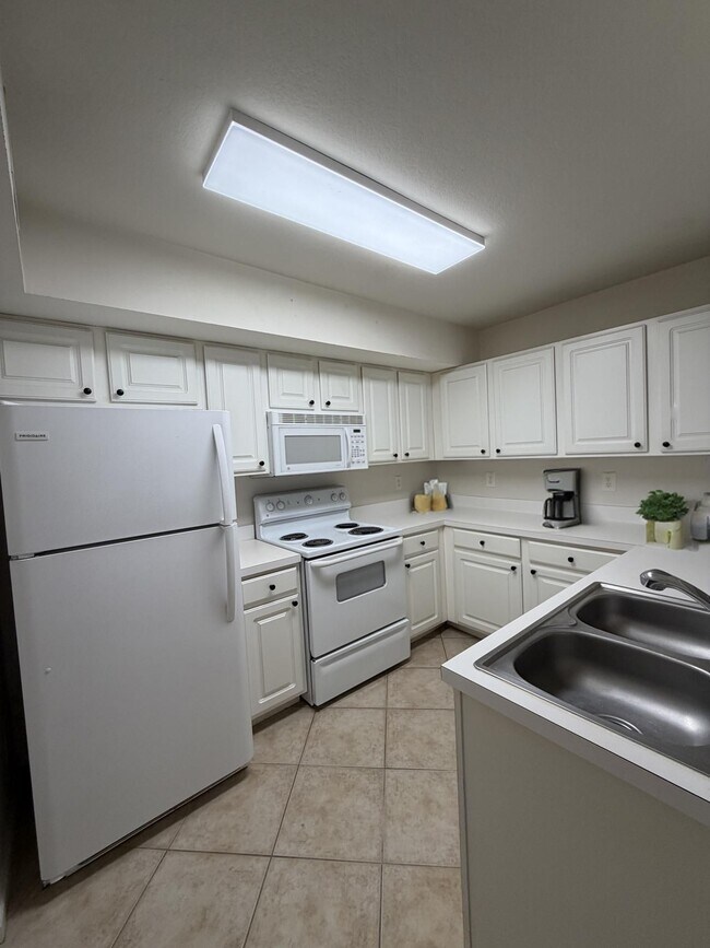 Building Photo - 4121 Residence Drive