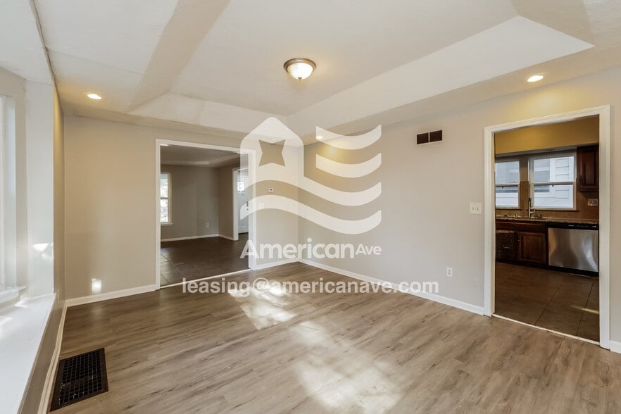 Building Photo - 303 Cypress Ave