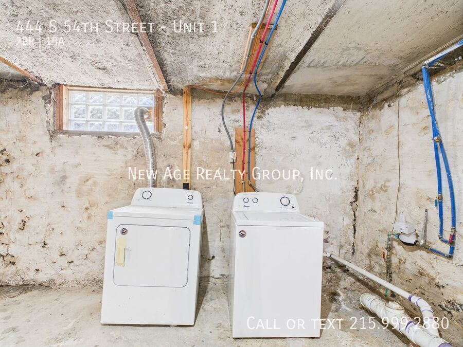 Building Photo - 444 S 54th St