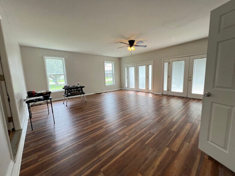 Building Photo - 27 Bayou View Dr