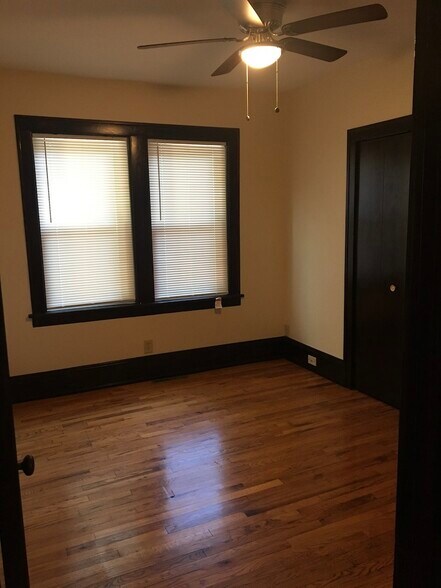 Building Photo - 1745 W 31st Pl