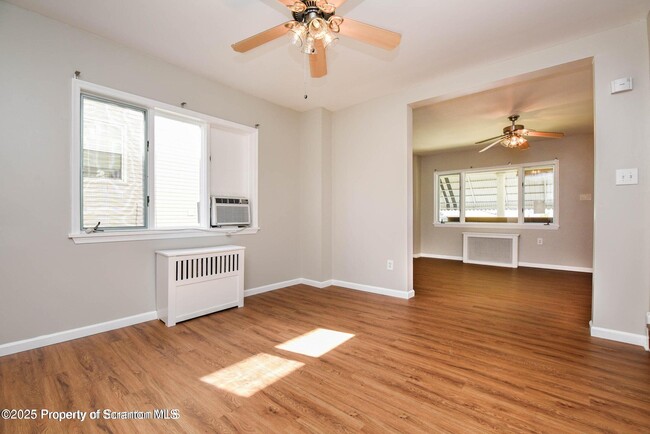 Building Photo - 1225 1/2 S Irving Ave