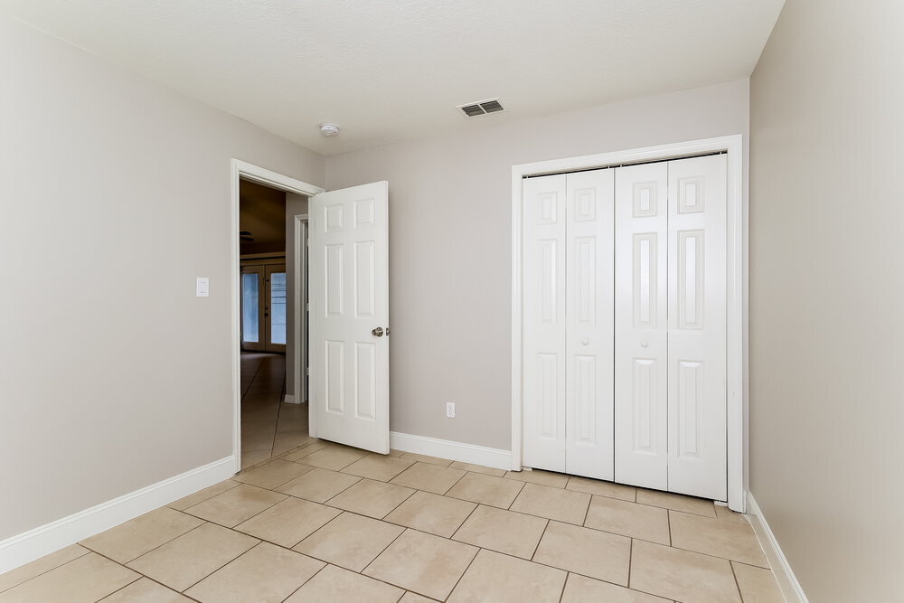 Building Photo - 710 Kenmoore Ct