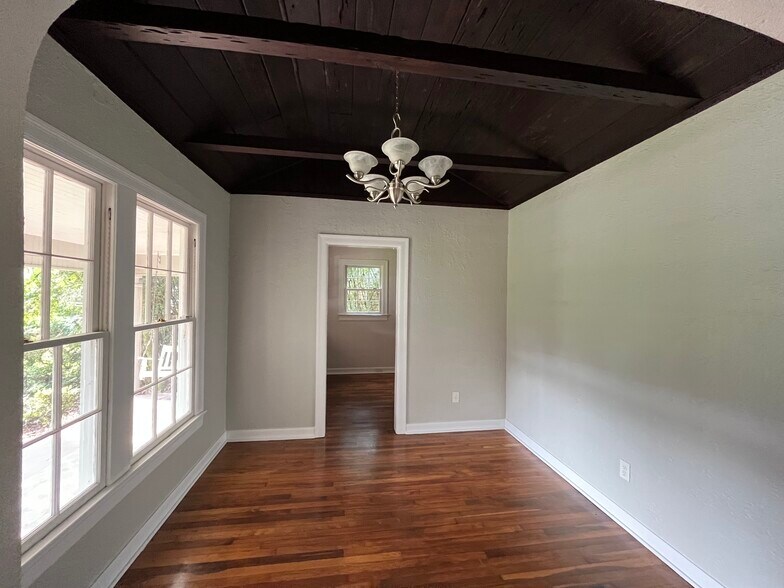 Building Photo - 2140 Arcadia Pl