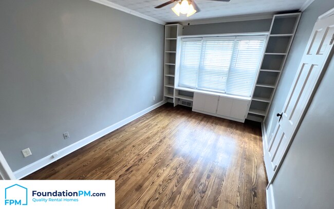 Building Photo - 252 E Edwin Cir