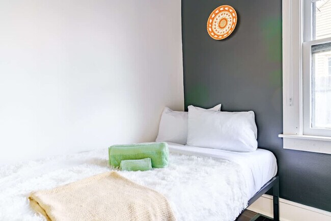 Building Photo - 241 W Water St