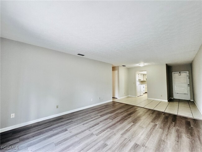 Building Photo - 3619 SE 9th Pl