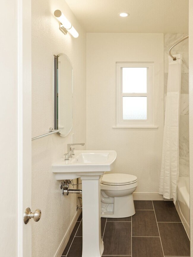 Building Photo - Overdale